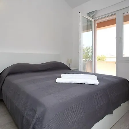 Apartamento With Parking Space Nin, Zadar - 24385 *
