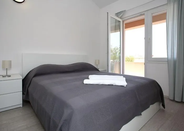 Apartment With Parking Space Nin, Zadar - 24385 *